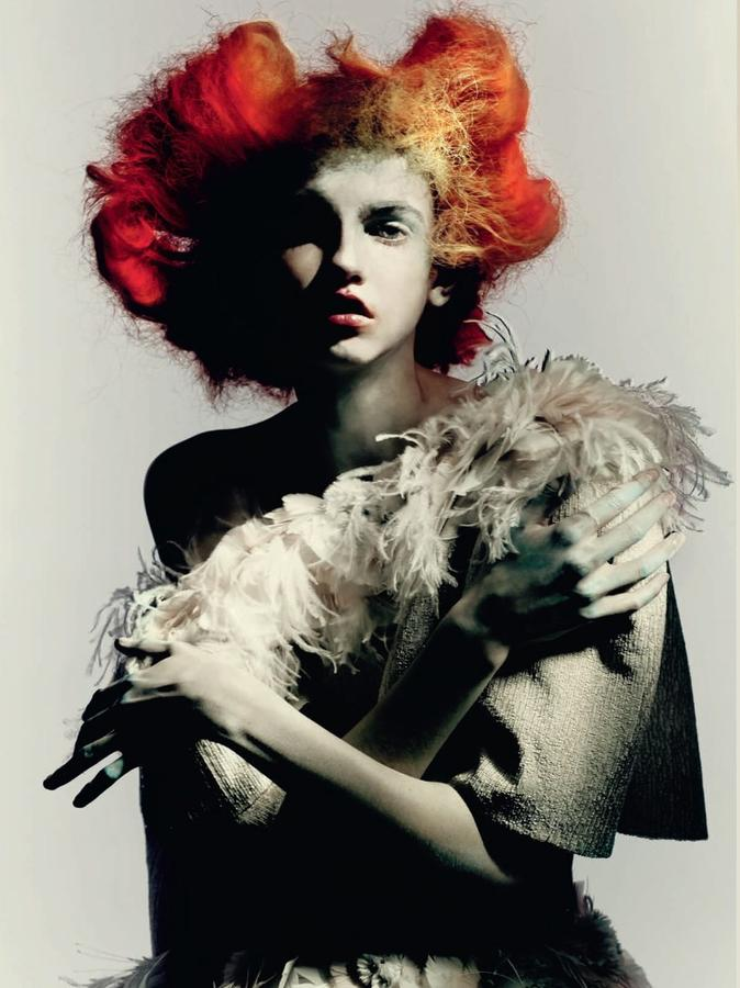 03. Vogue IT couture supplement - Full Bloom - Molly Blair